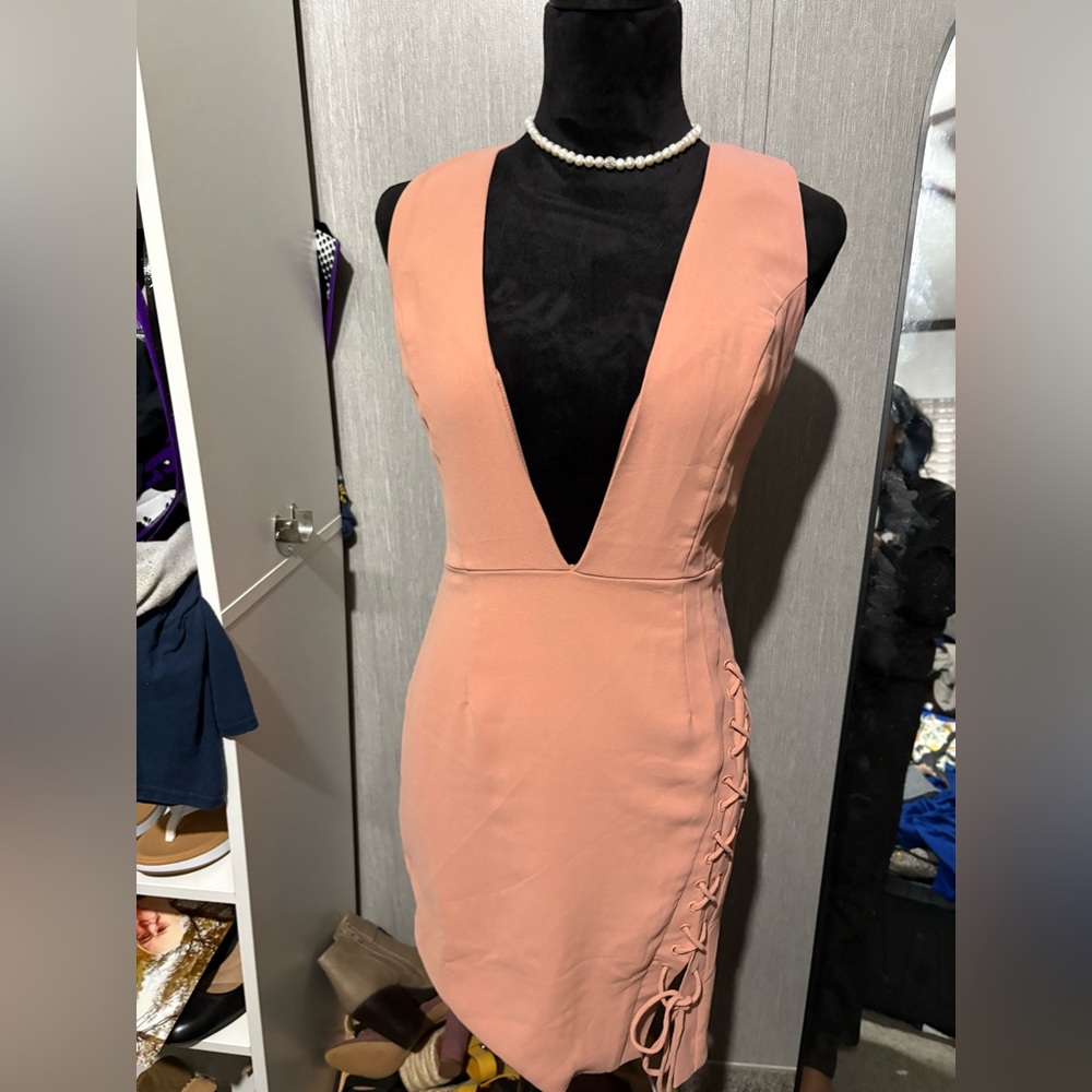 Elegant Peach Sleeveless Dress